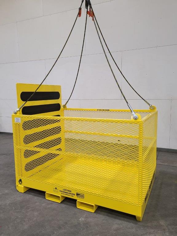 Material platform with the ramp closed